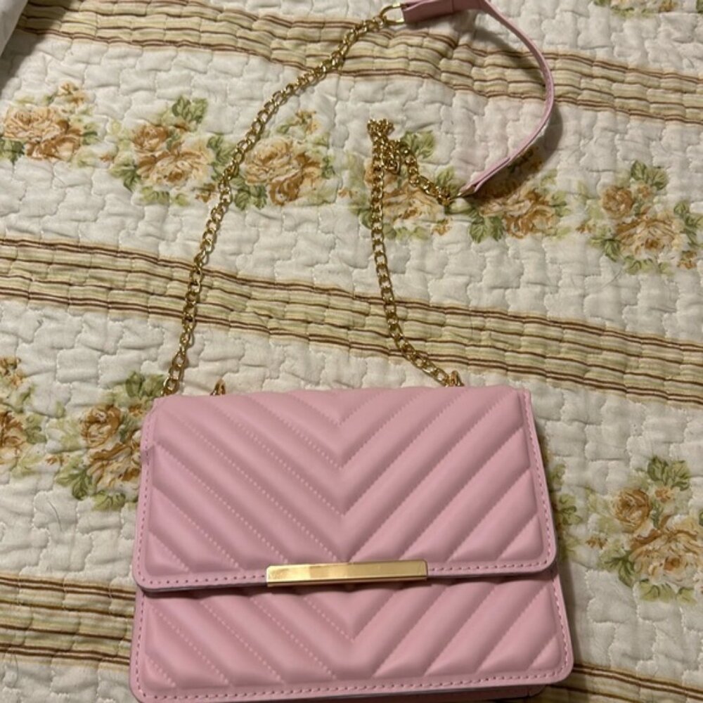 🩷🩷 super cute crossbody bag 🩷🩷 - NWOT!